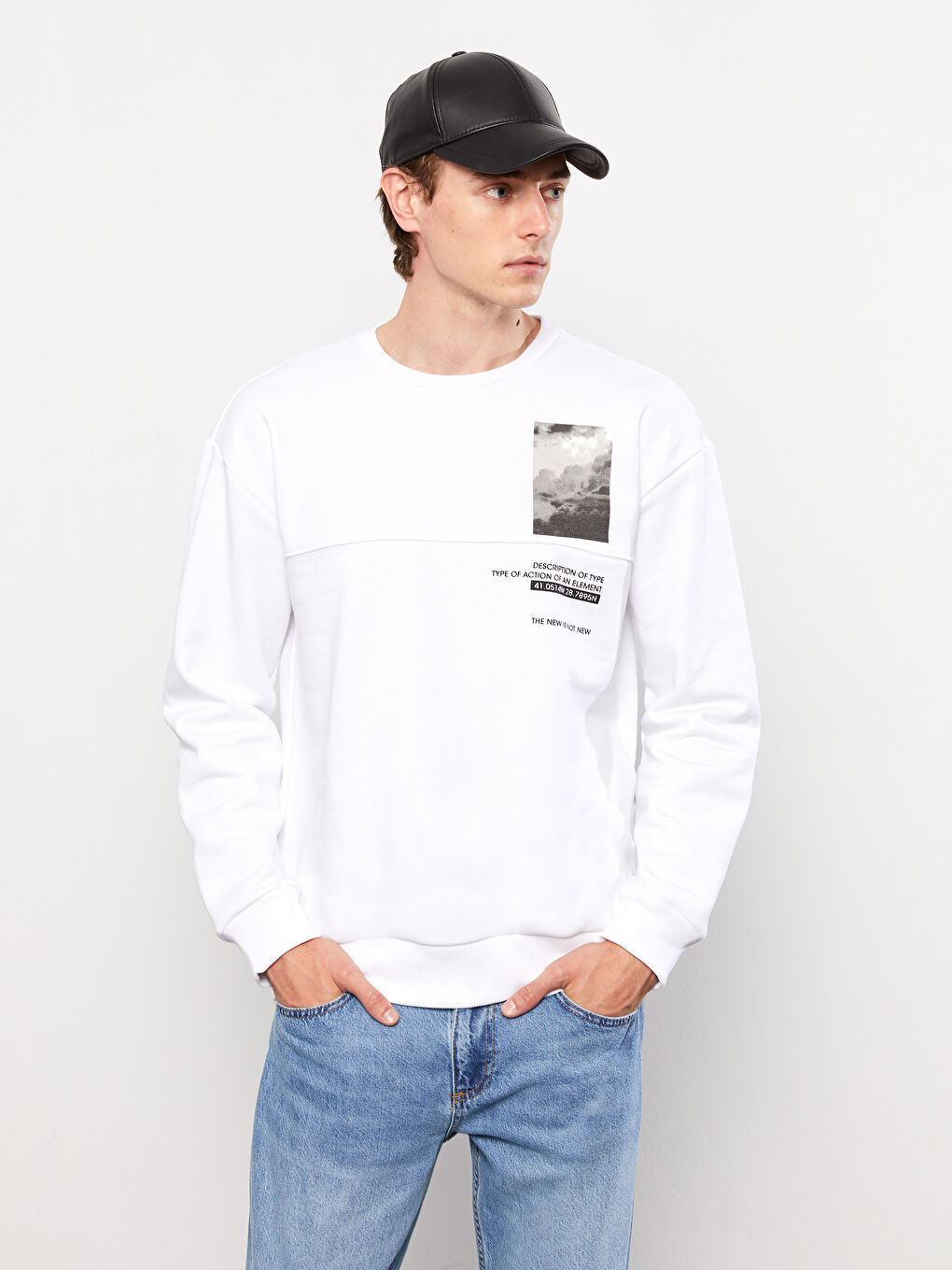 LCW Casual Beyaz Bisiklet Yaka Uzun Kollu Baskılı Erkek Kalın Sweatshirt - 1