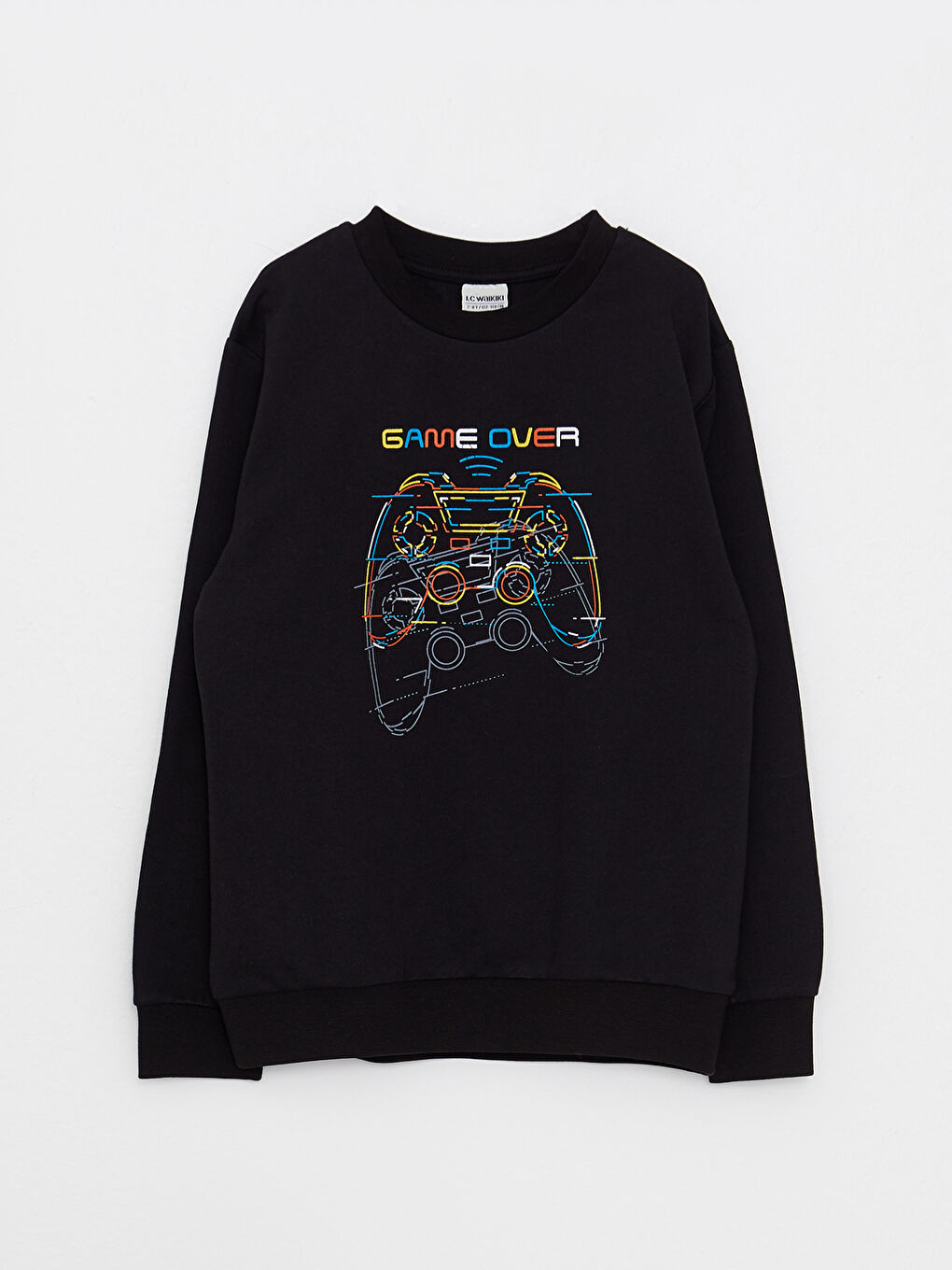 بلوزة رياضية للأولاد برقبة دائرية وكم طويل ومطبوعة