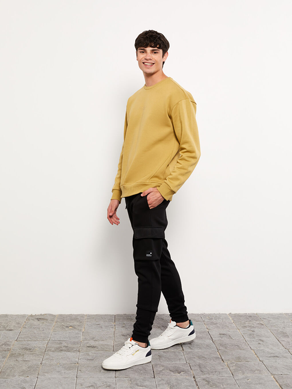 Schlank Geschnittene Dicke Jogginghose Für Herren