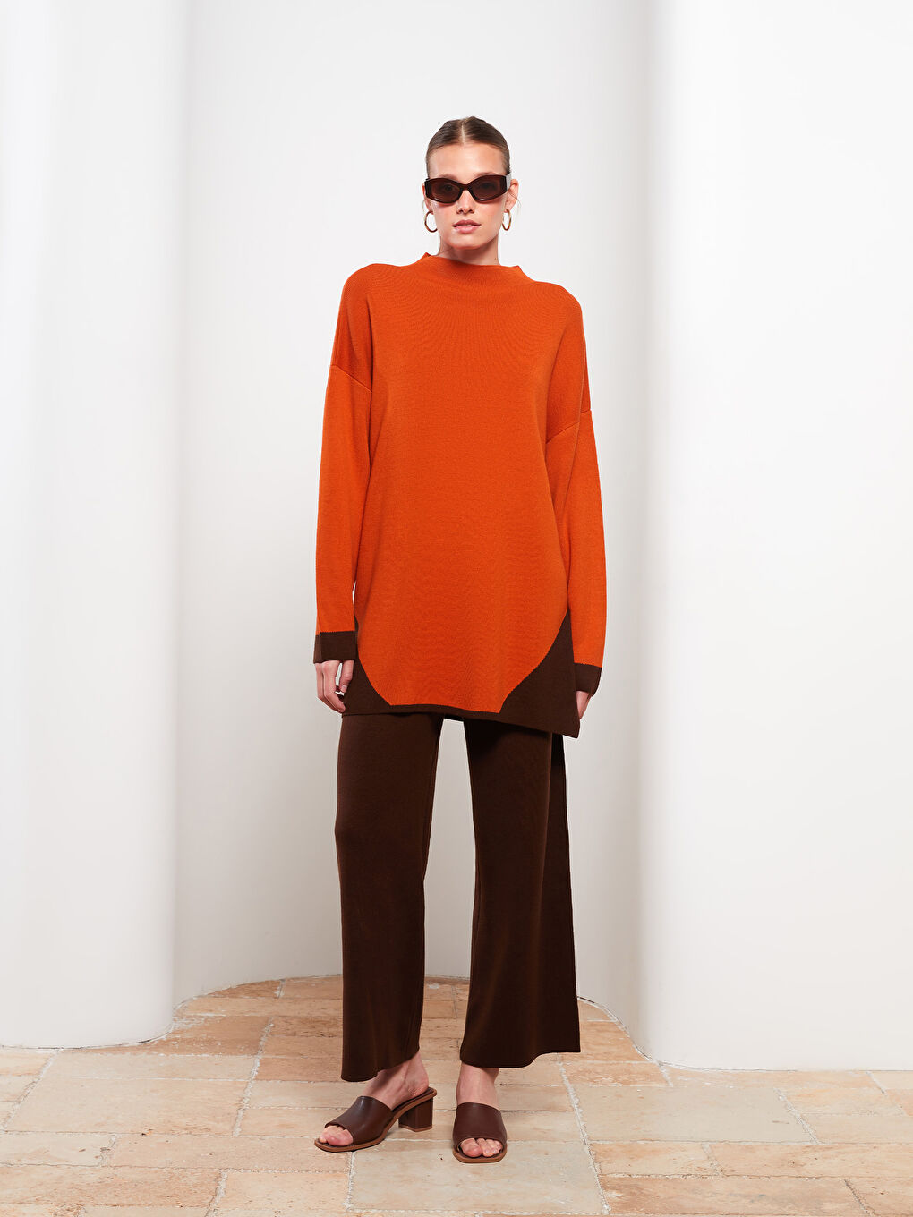 Женские трикотажные брюки с эластичным поясом и однотонным дизайном-1