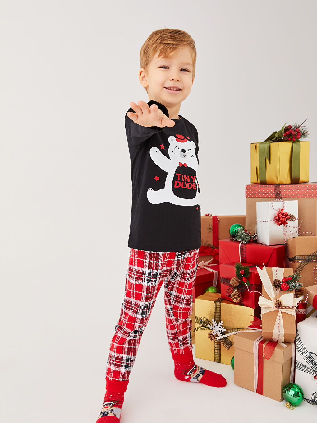 LCW baby Crew Neck Long Sleeve Printed Baby Boy Pajama Set -W2AA29Z1-RQN