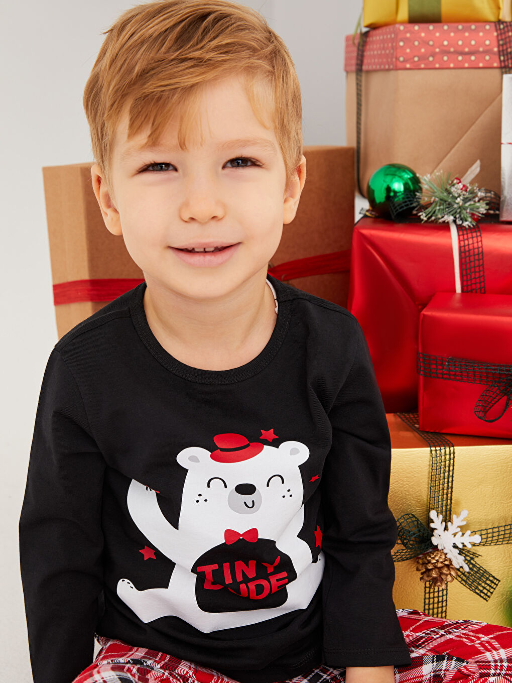 LCW baby Crew Neck Long Sleeve Printed Baby Boy Pajama Set -W2AA29Z1-RQN