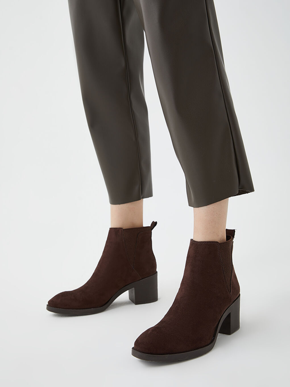 Kahverengi Deri Görünümlü Topuklu Kadın Bot-2