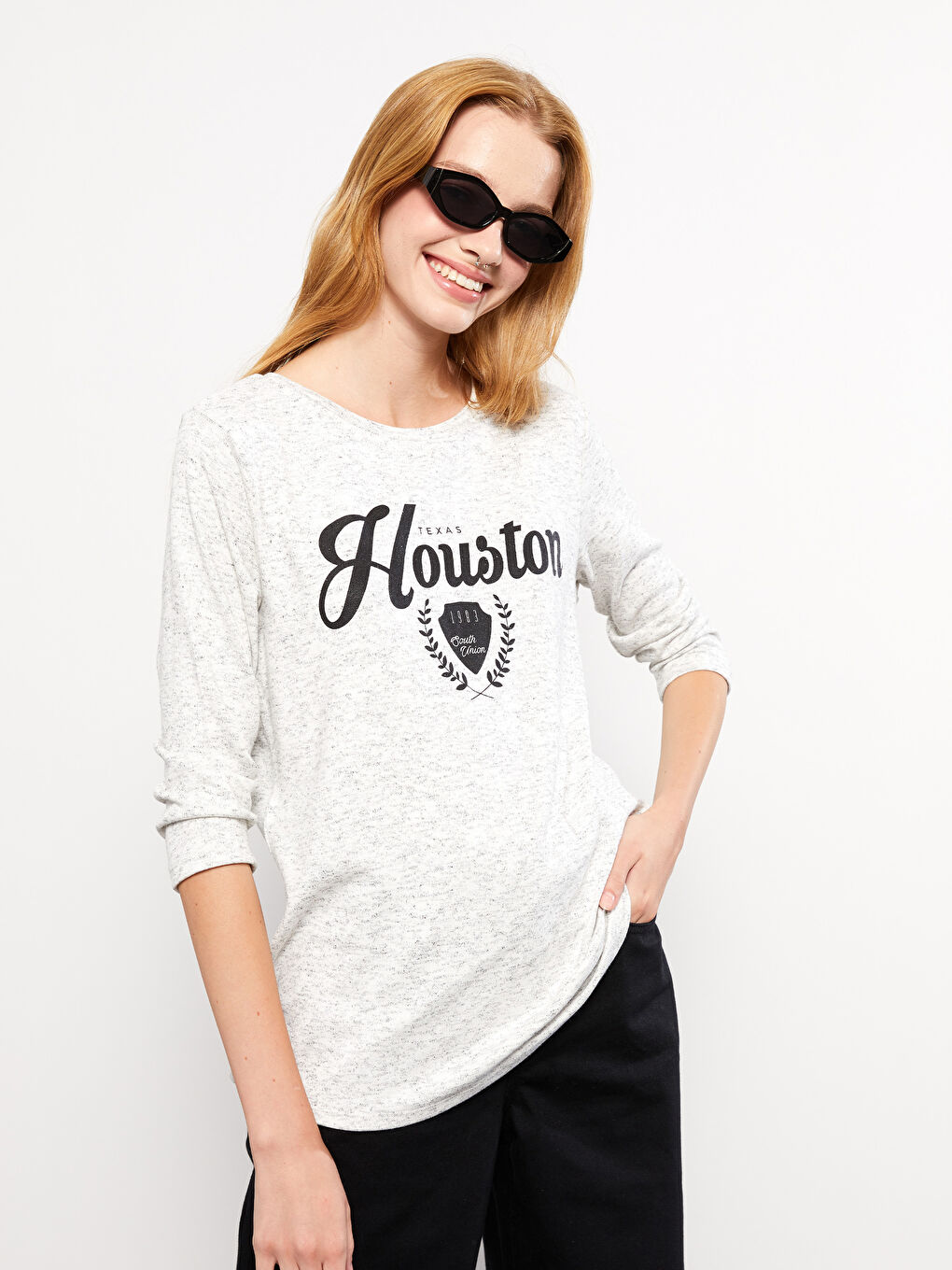 Ekru Bisiklet Yaka Baskılı Kadın Tişört