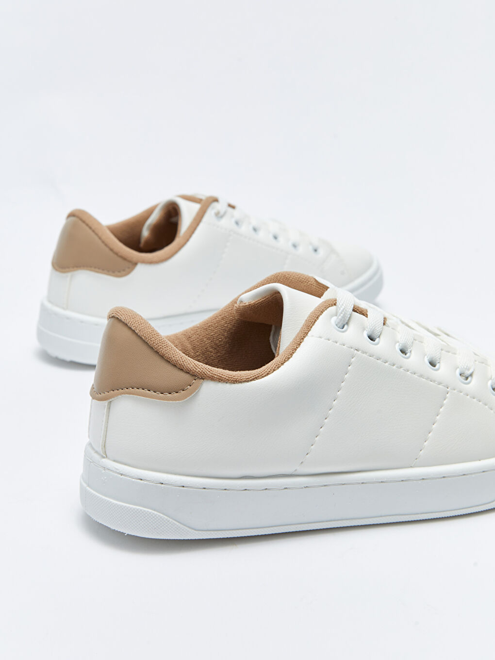 Bej Deri Görünümlü Bağcıklı Kadın Spor Ayakkabı-4