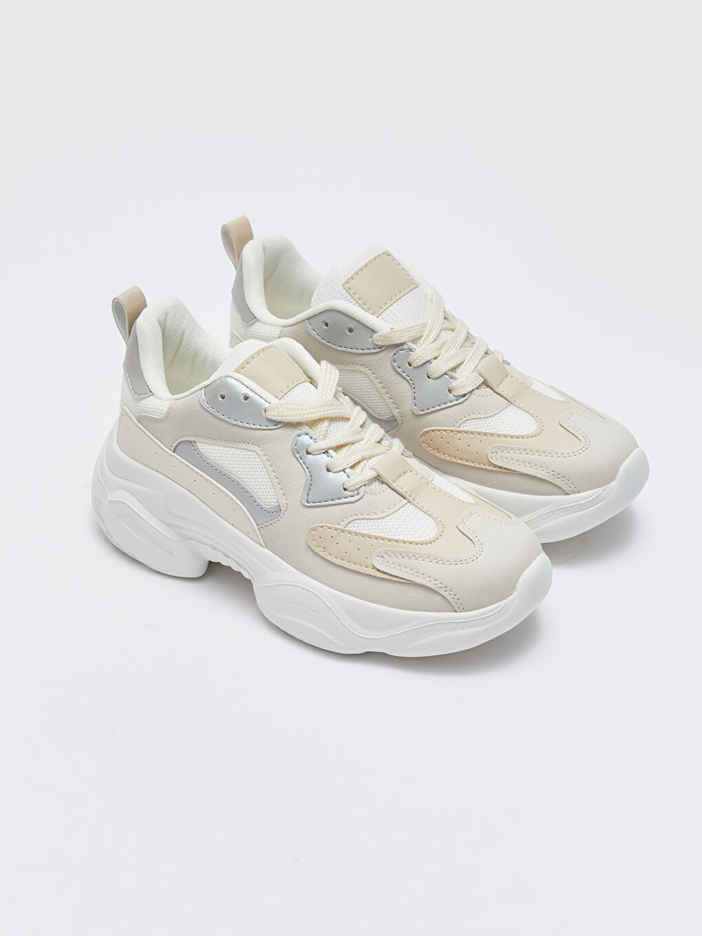 Ekru Bağcıklı File Detaylı Kadın Aktif Spor Ayakkabı