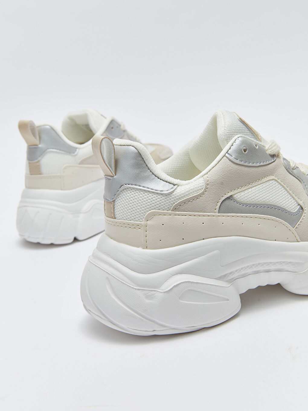 Ekru Bağcıklı File Detaylı Kadın Aktif Spor Ayakkabı-4