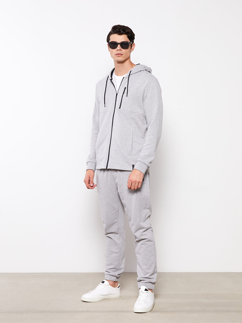 Gri Standart Kalıp Kapüşonlu Erkek Spor Hırka-2