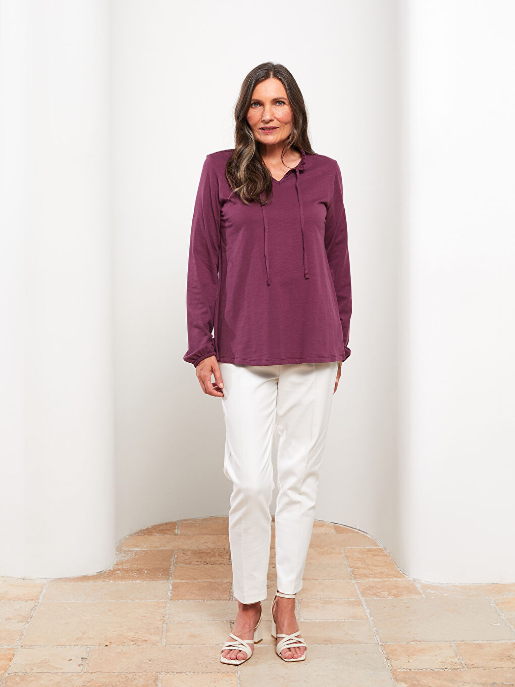 بلوزة نسائية قطنية بأكمام طويلة مستقيمة وياقة مربوطة-1