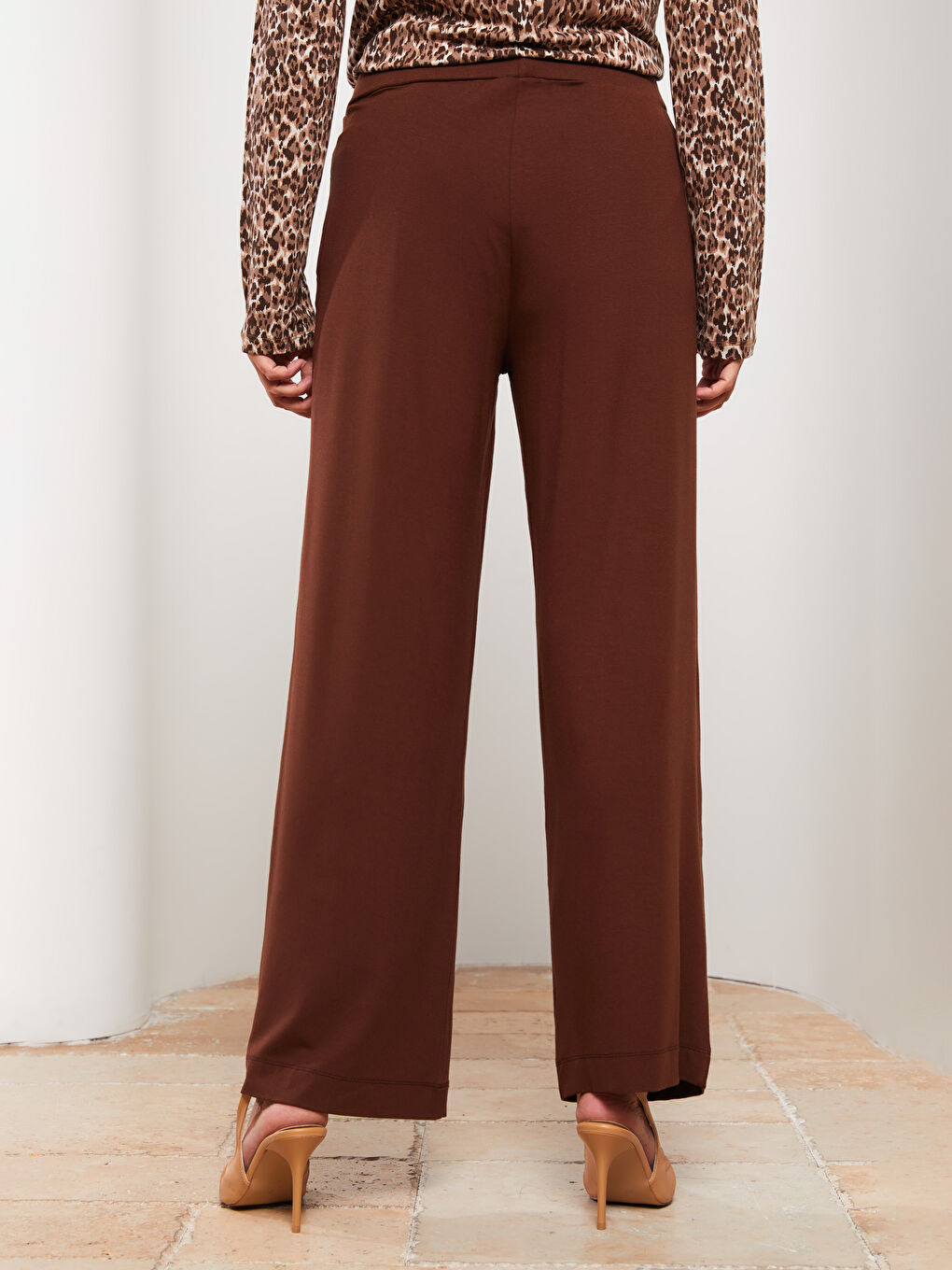 ქალებისთვის სტანდარტული მორგების უბრალო შარვალი-4