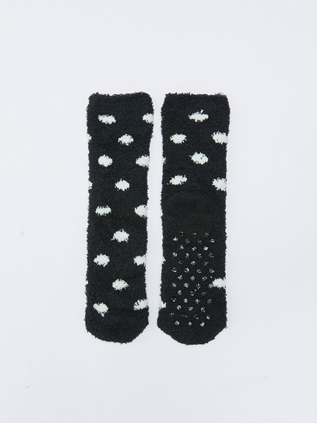 Siyah Puantiyeli Kaydırmaz Tabanlı Kadın Ev Çorabı-1