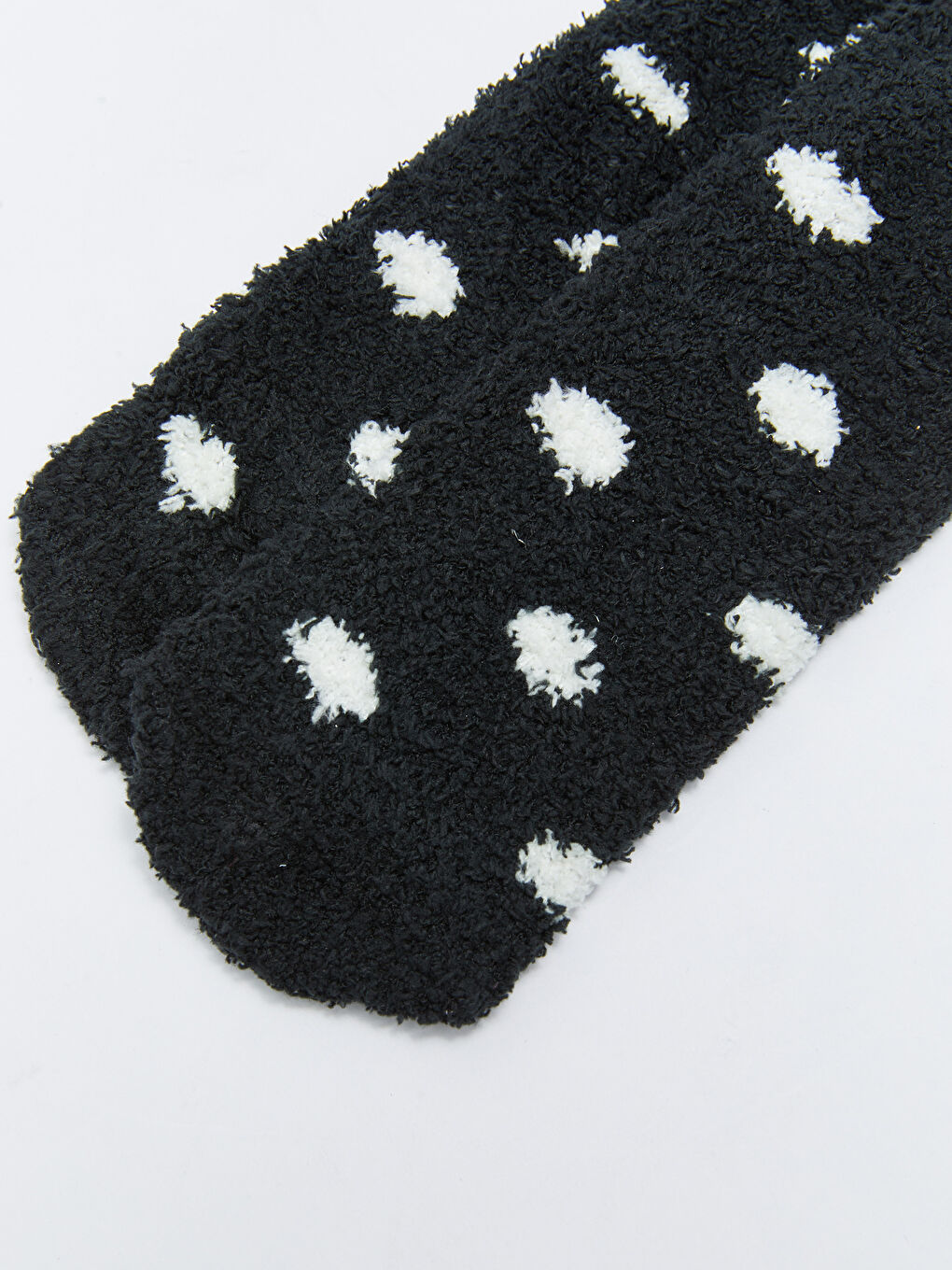 Siyah Puantiyeli Kaydırmaz Tabanlı Kadın Ev Çorabı-3