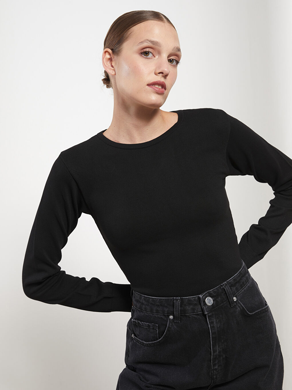 Siyah Bisiklet Yaka Düz Uzun Kollu Kadın Triko Kazak-1