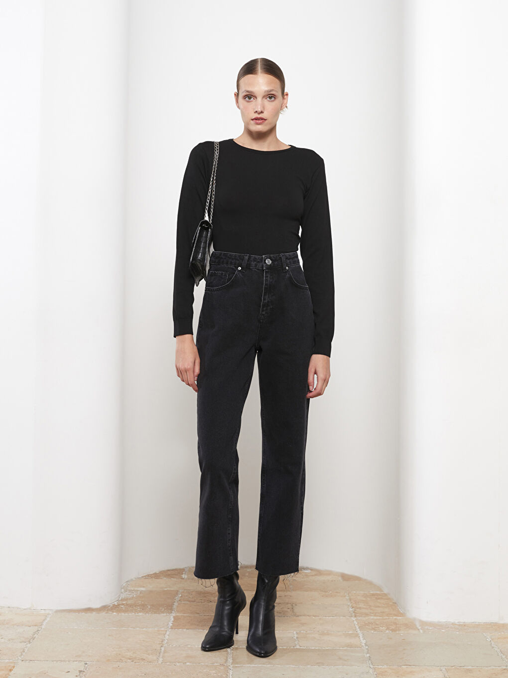 Siyah Bisiklet Yaka Düz Uzun Kollu Kadın Triko Kazak-2