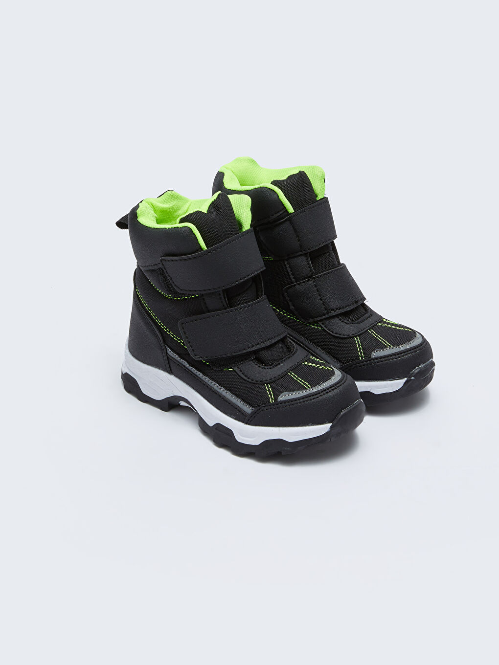 Siyah Cırt Cırtlı Erkek Çocuk Kar Botu