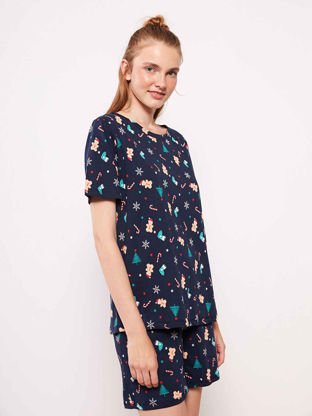 Lacivert Bisiklet Yaka Yılbaşı Temalı Kısa Kollu Pamuklu Kadın Pijama Takımı-1