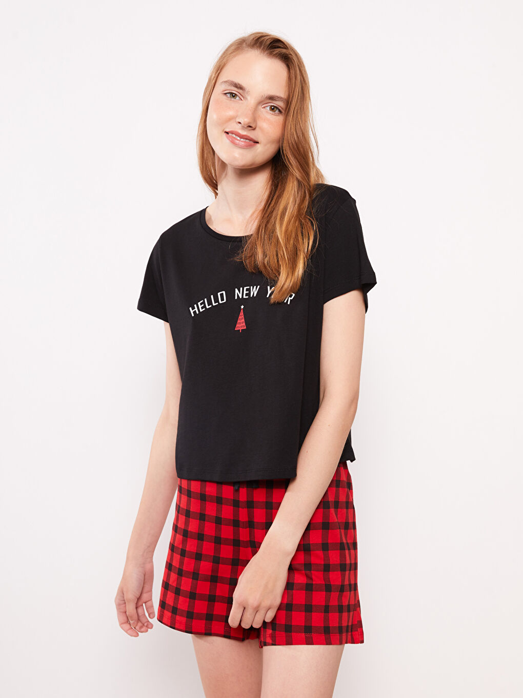 LCW DREAM Bisiklet Yaka Yılbaşı Temalı Kısa Kollu Pamuklu Kadın Pijama Takımı -W2AD03Z8-LTQ