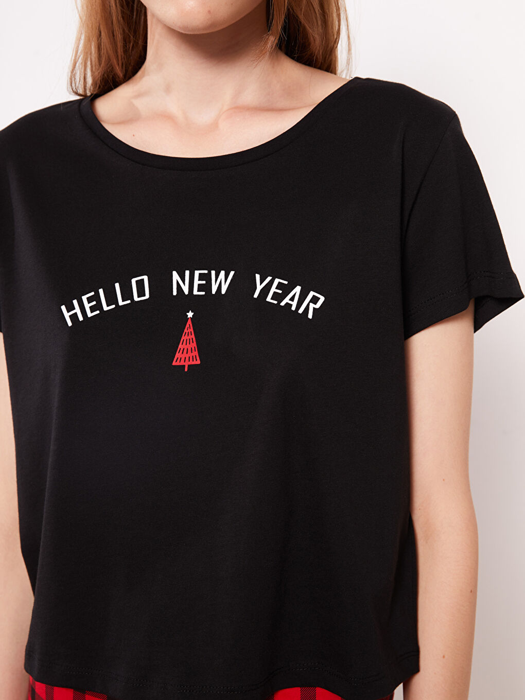 LCW DREAM Bisiklet Yaka Yılbaşı Temalı Kısa Kollu Pamuklu Kadın Pijama Takımı -W2AD03Z8-LTQ