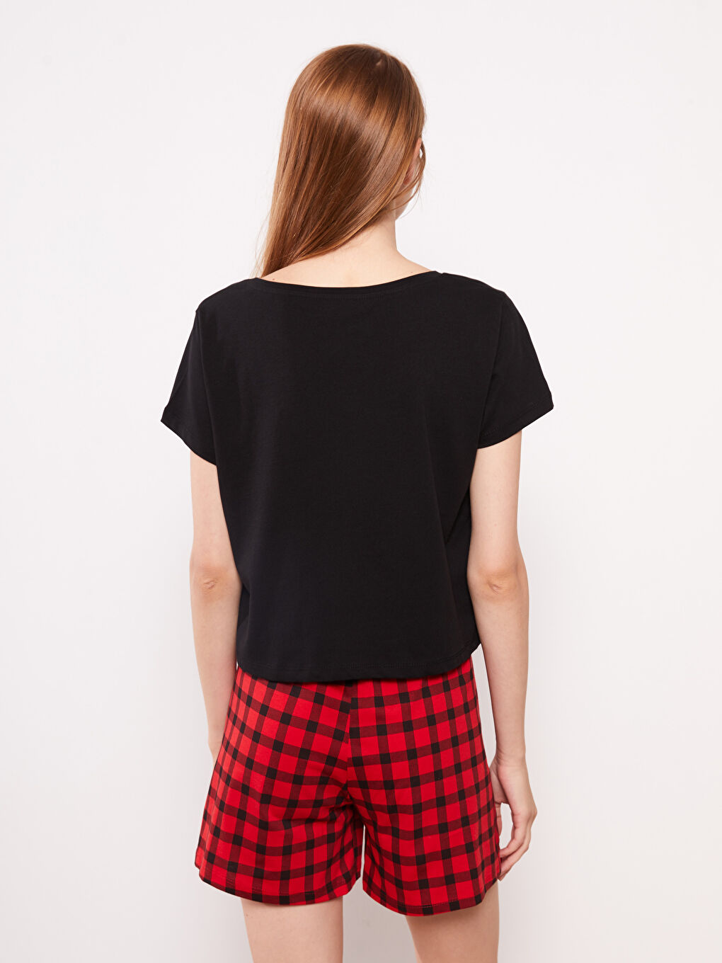 LCW DREAM Bisiklet Yaka Yılbaşı Temalı Kısa Kollu Pamuklu Kadın Pijama Takımı -W2AD03Z8-LTQ