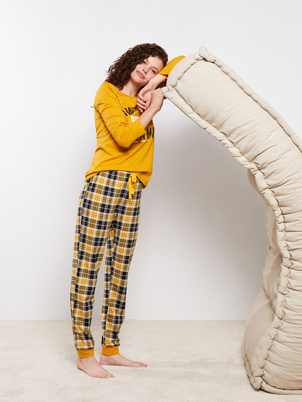 Sarı Bisiklet Yaka Baskılı Uzun Kollu Kadın Pijama Takımı-1