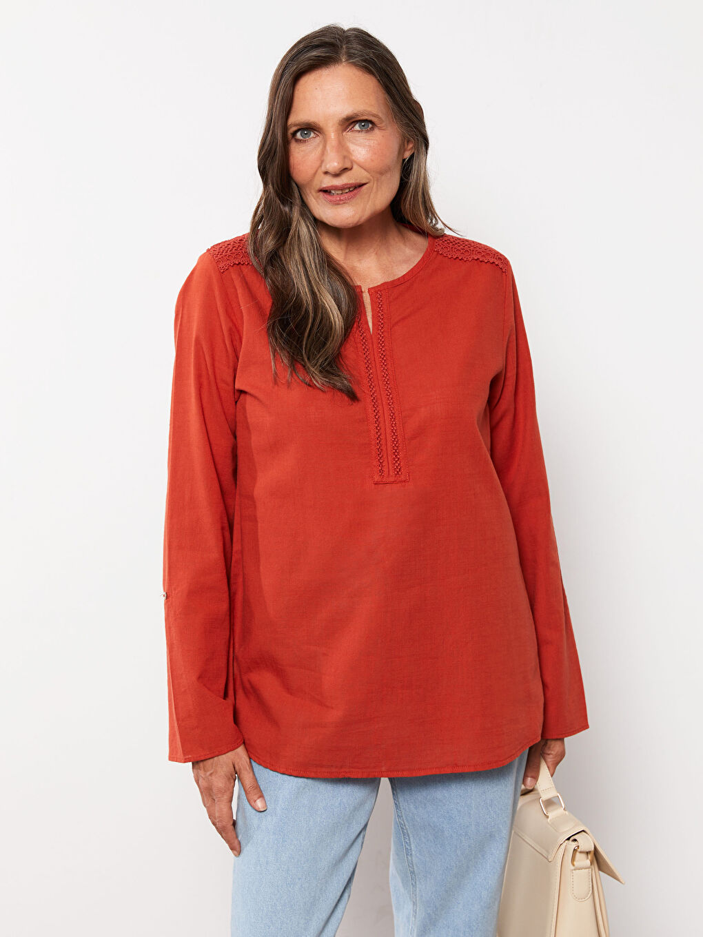 Turuncu Kaçık Yaka Nakışlı Uzun Kollu Pamuklu Kadın Bluz