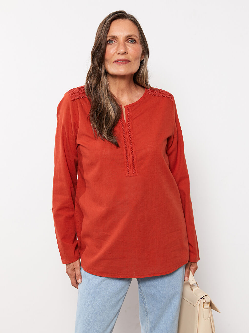 Turuncu Kaçık Yaka Nakışlı Uzun Kollu Pamuklu Kadın Bluz-2