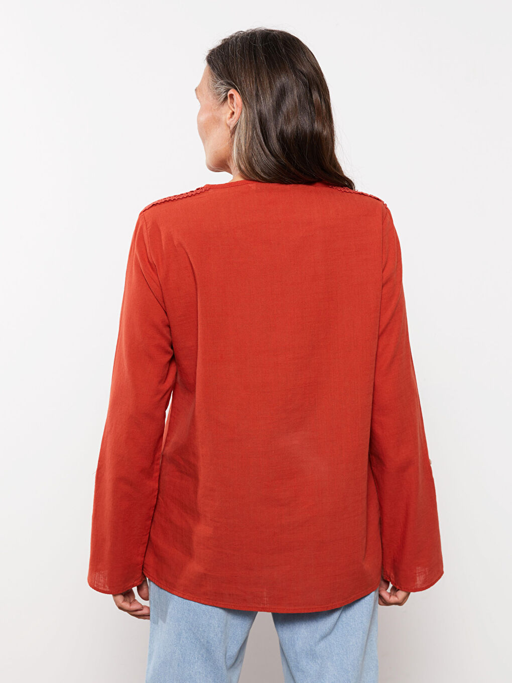Turuncu Kaçık Yaka Nakışlı Uzun Kollu Pamuklu Kadın Bluz-4