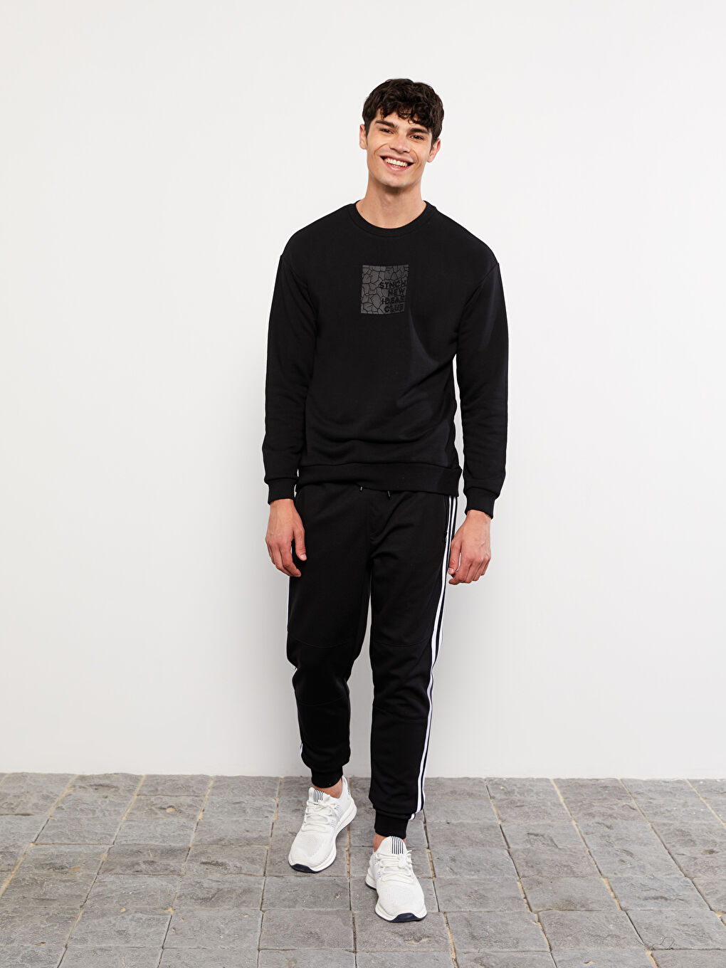 Siyah Bisiklet Yaka Uzun Kollu Baskılı Erkek Sweatshirt