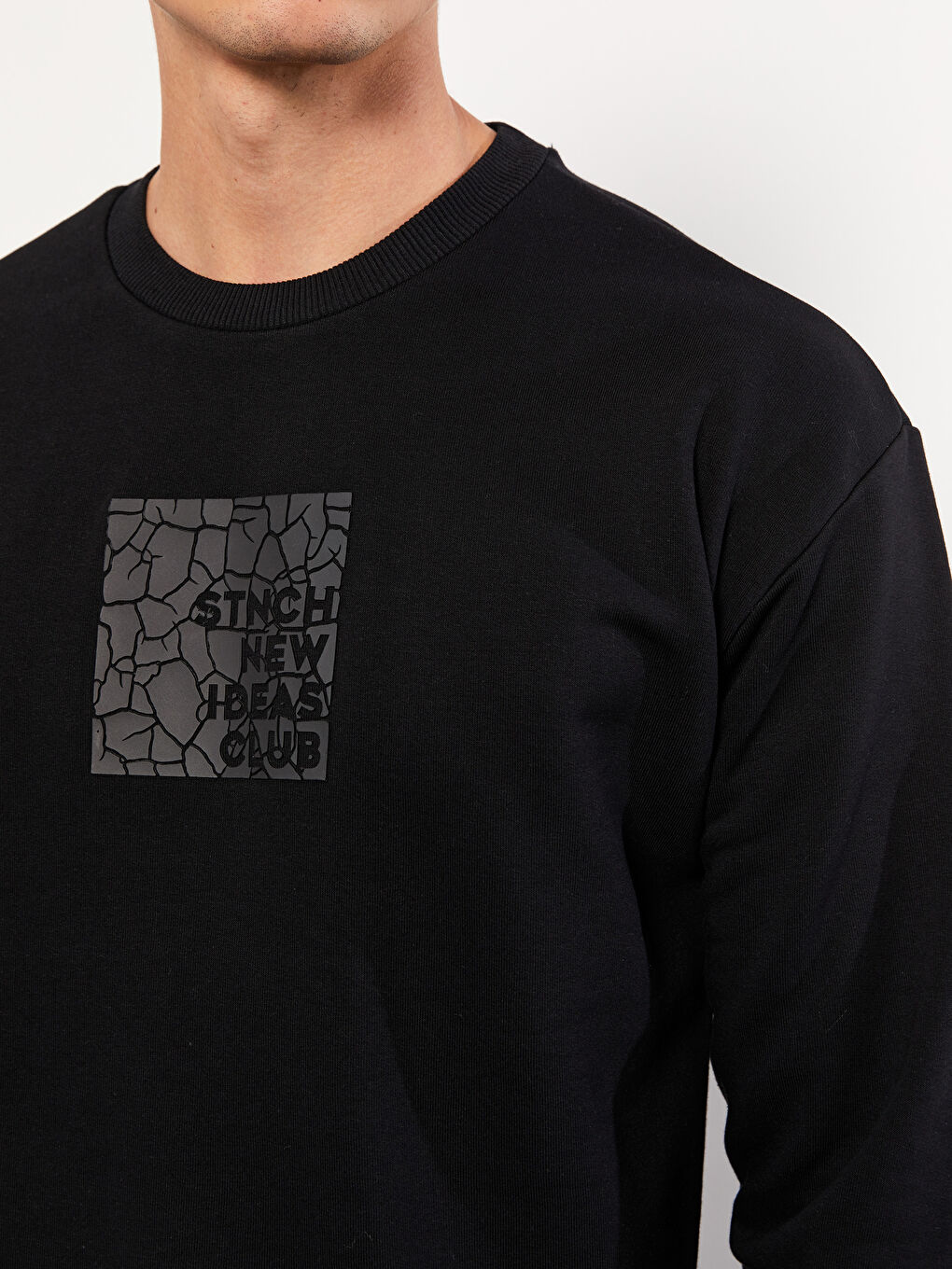 Siyah Bisiklet Yaka Uzun Kollu Baskılı Erkek Sweatshirt-3