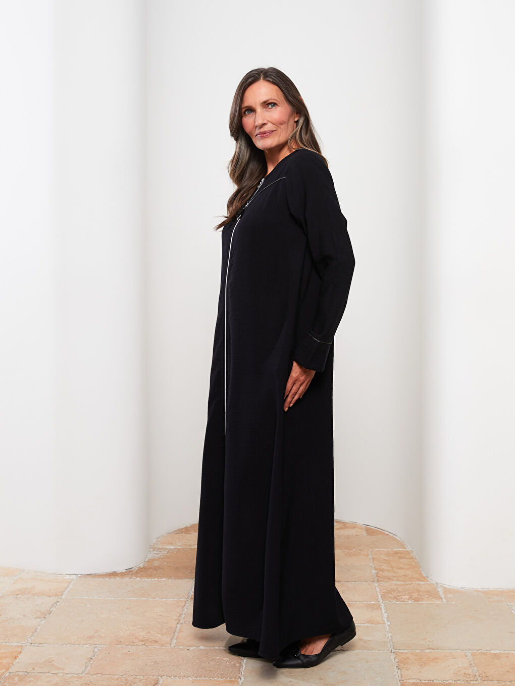 Siyah Bisiklet Yaka Düz Uzun Kollu Kadın Ferace