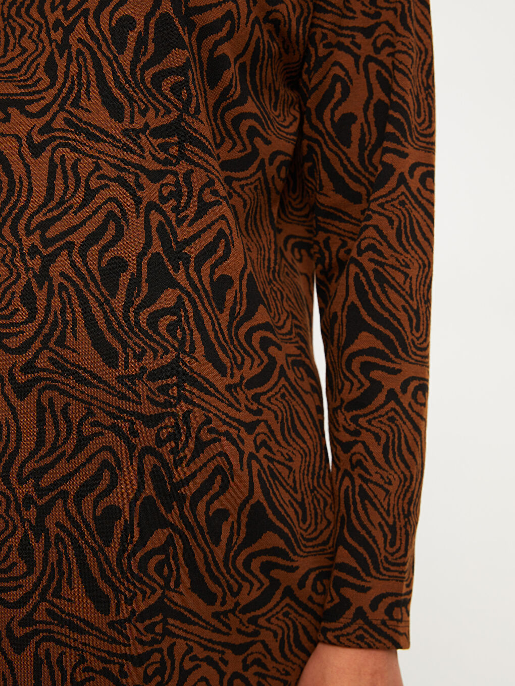 Kahverengi Bisiklet Yaka Desenli Uzun Kollu Hamile Elbise-3