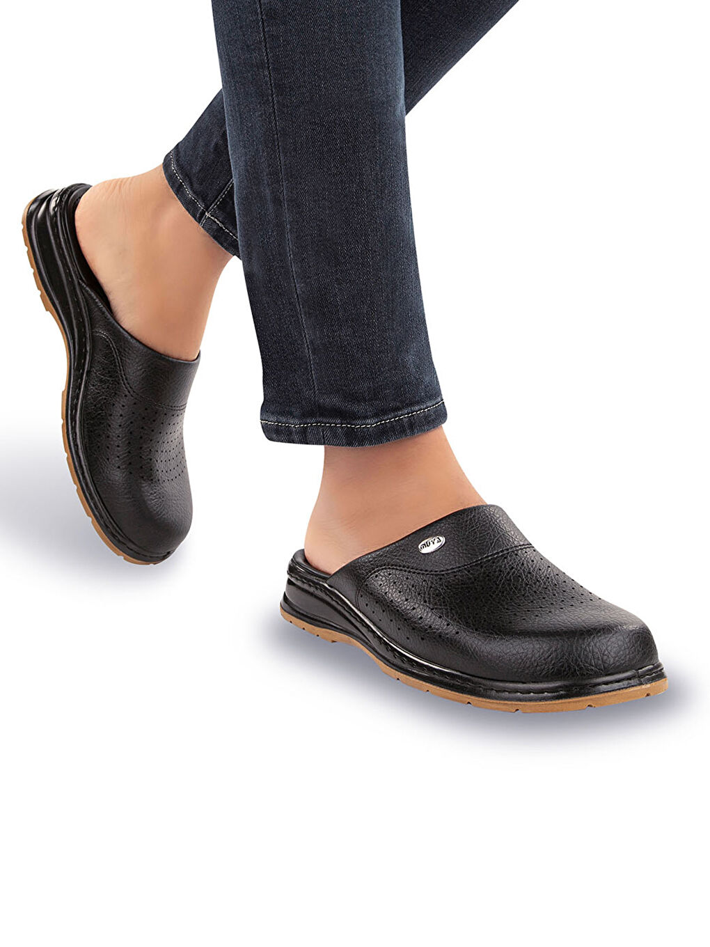 Siyah Önü Kapalı Kalın Taban Erkek Terlik-1