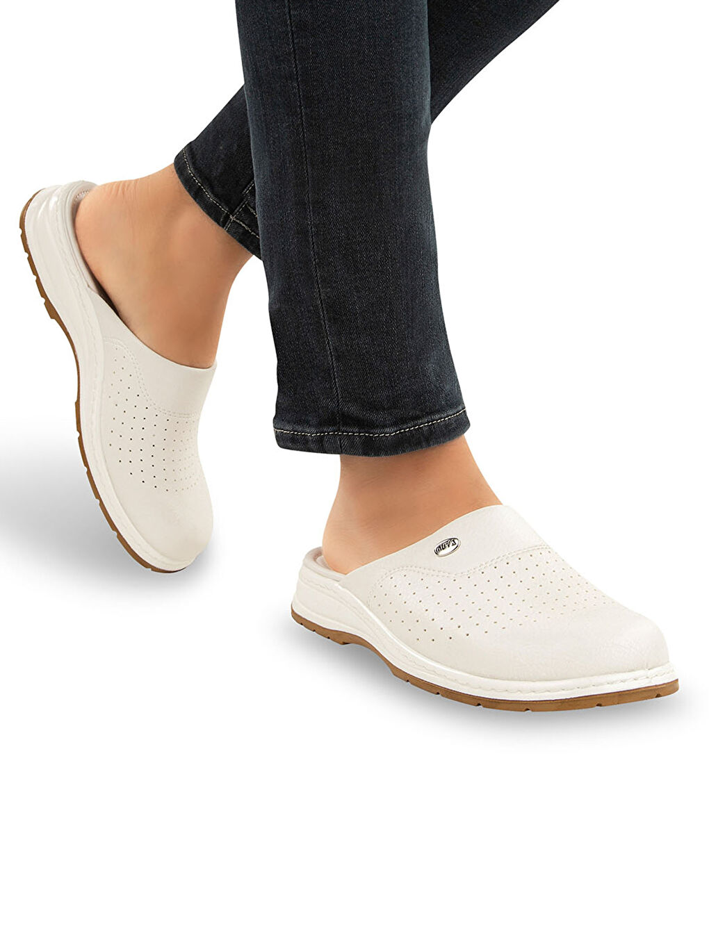 Beyaz Önü Kapalı Kalın Taban Erkek Terlik-1