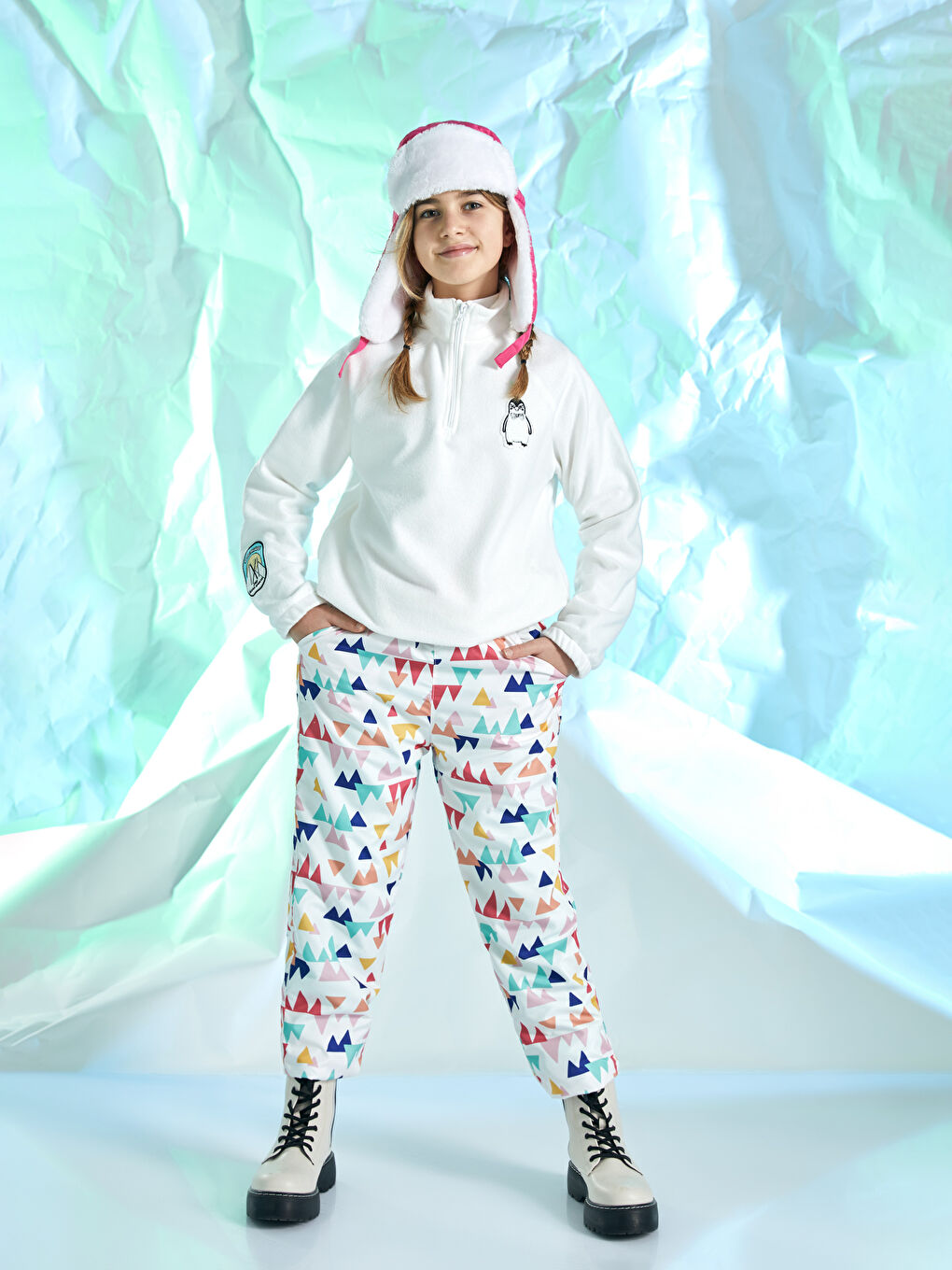 LCW Kids Yarım Balıkçı Yaka Nakışlı Uzun Kollu Polar Kız Çocuk Sweatshirt -W2AE40Z4-R9J