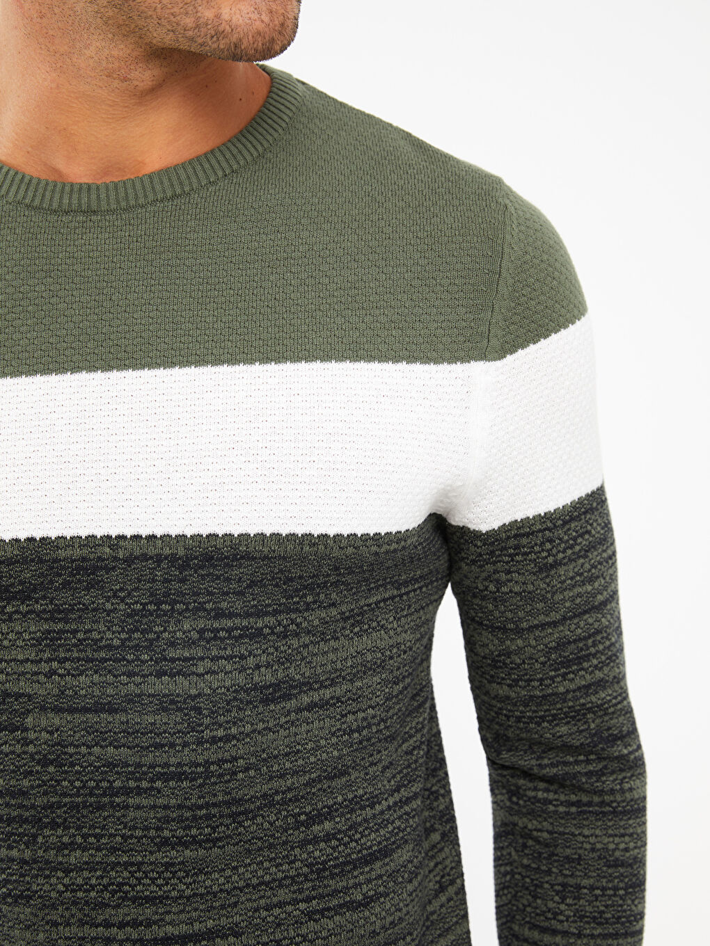 Crew Neck Long Sleeve Color Block Men's Knitwear Sweater-3