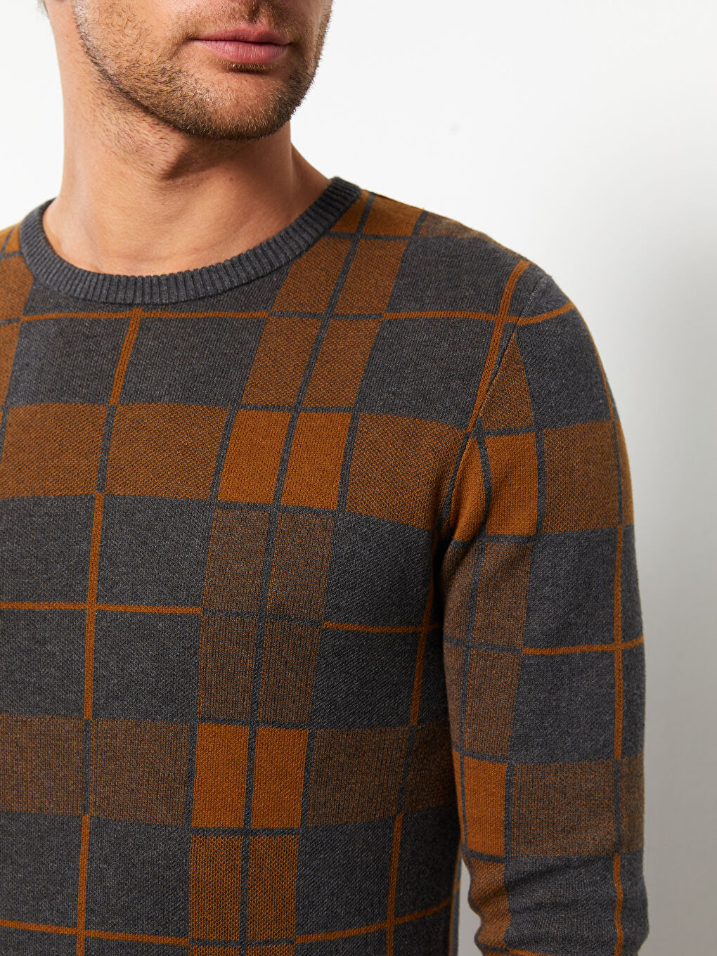 Crew Neck Long Sleeve Plaid Men's Knitwear Sweater-3