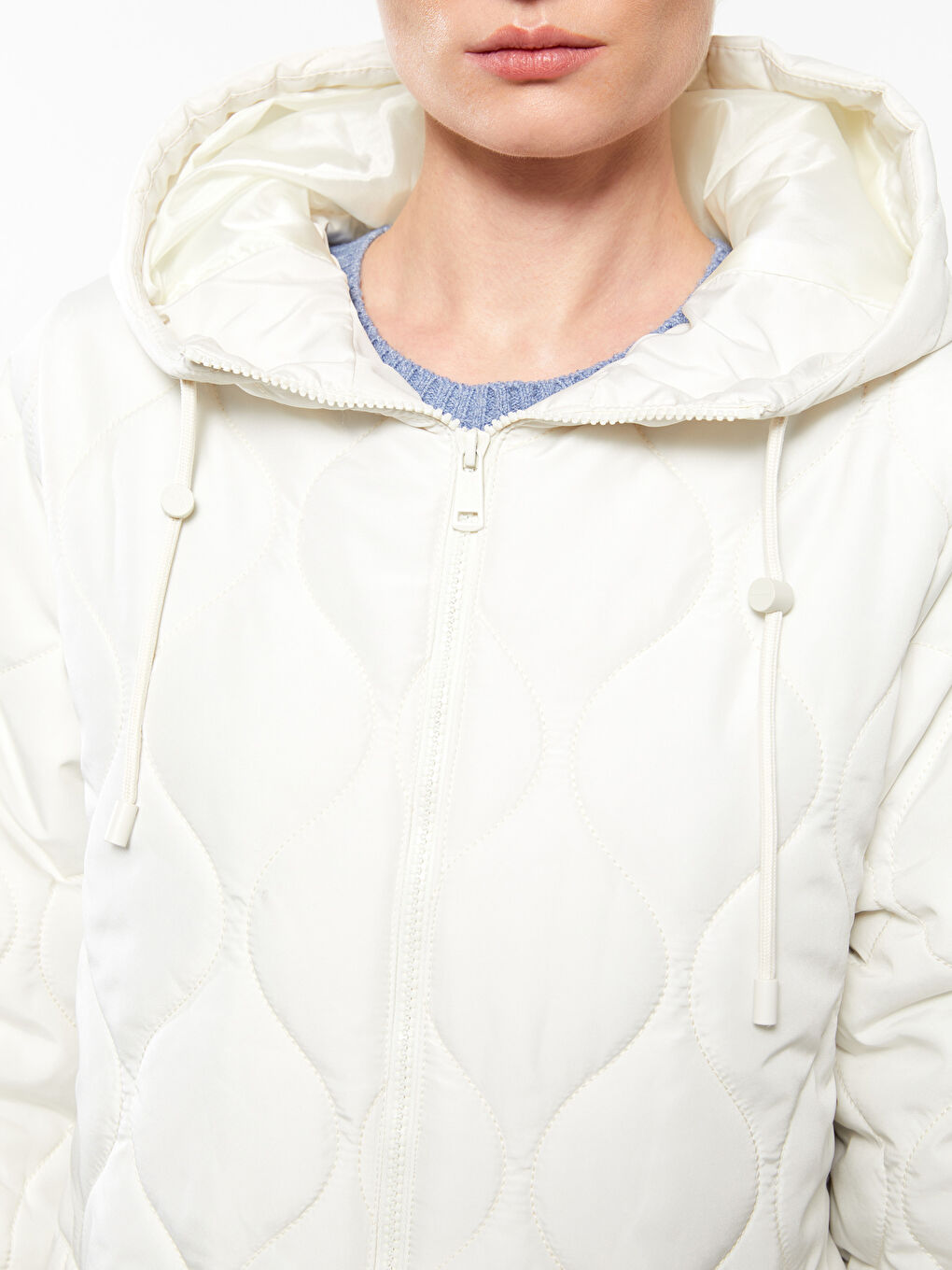 Bej Kapüşonlu Kapitone Kadın Şişme Mont-2