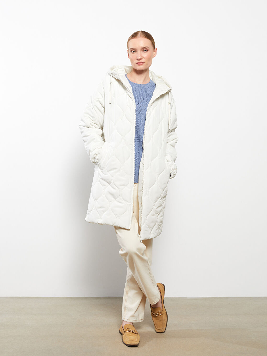 Bej Kapüşonlu Kapitone Kadın Şişme Mont-4