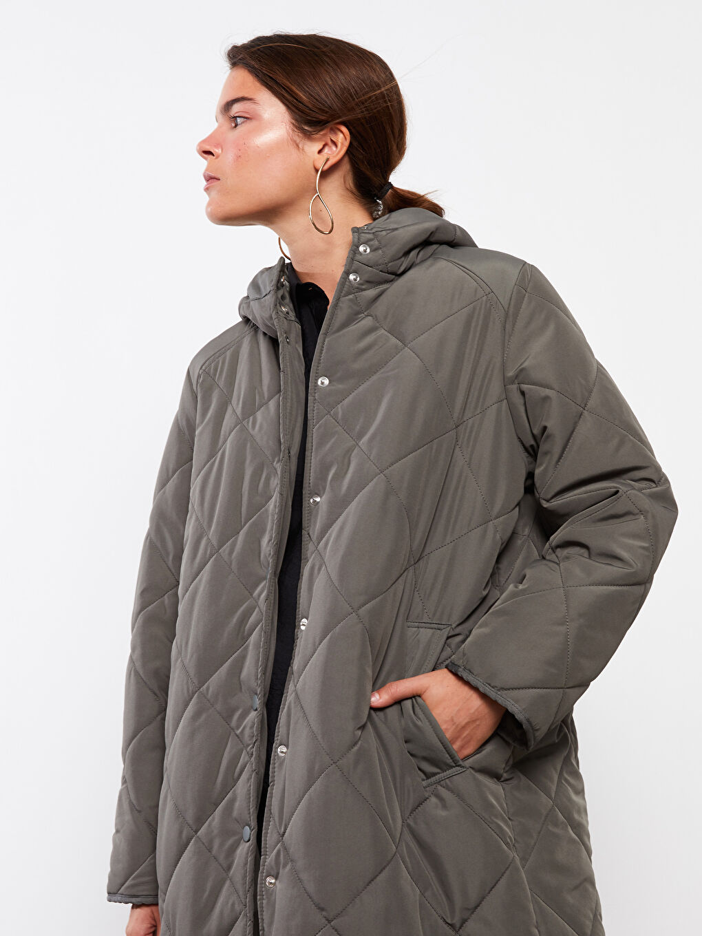 Haki Kapüşonlu Kapitone Kadın Şişme Mont