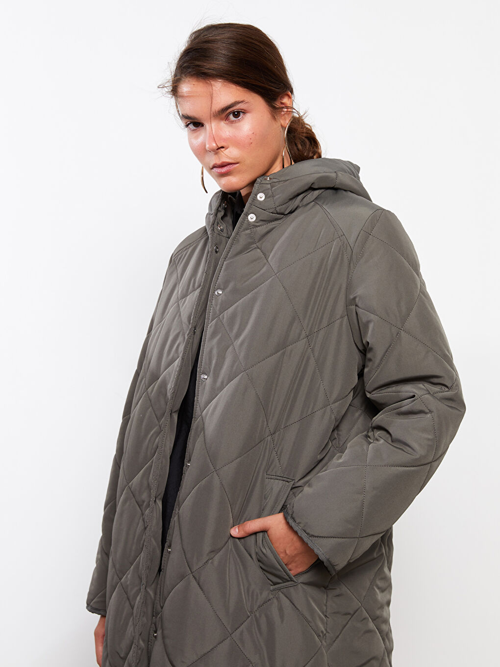 Haki Kapüşonlu Kapitone Kadın Şişme Mont-1