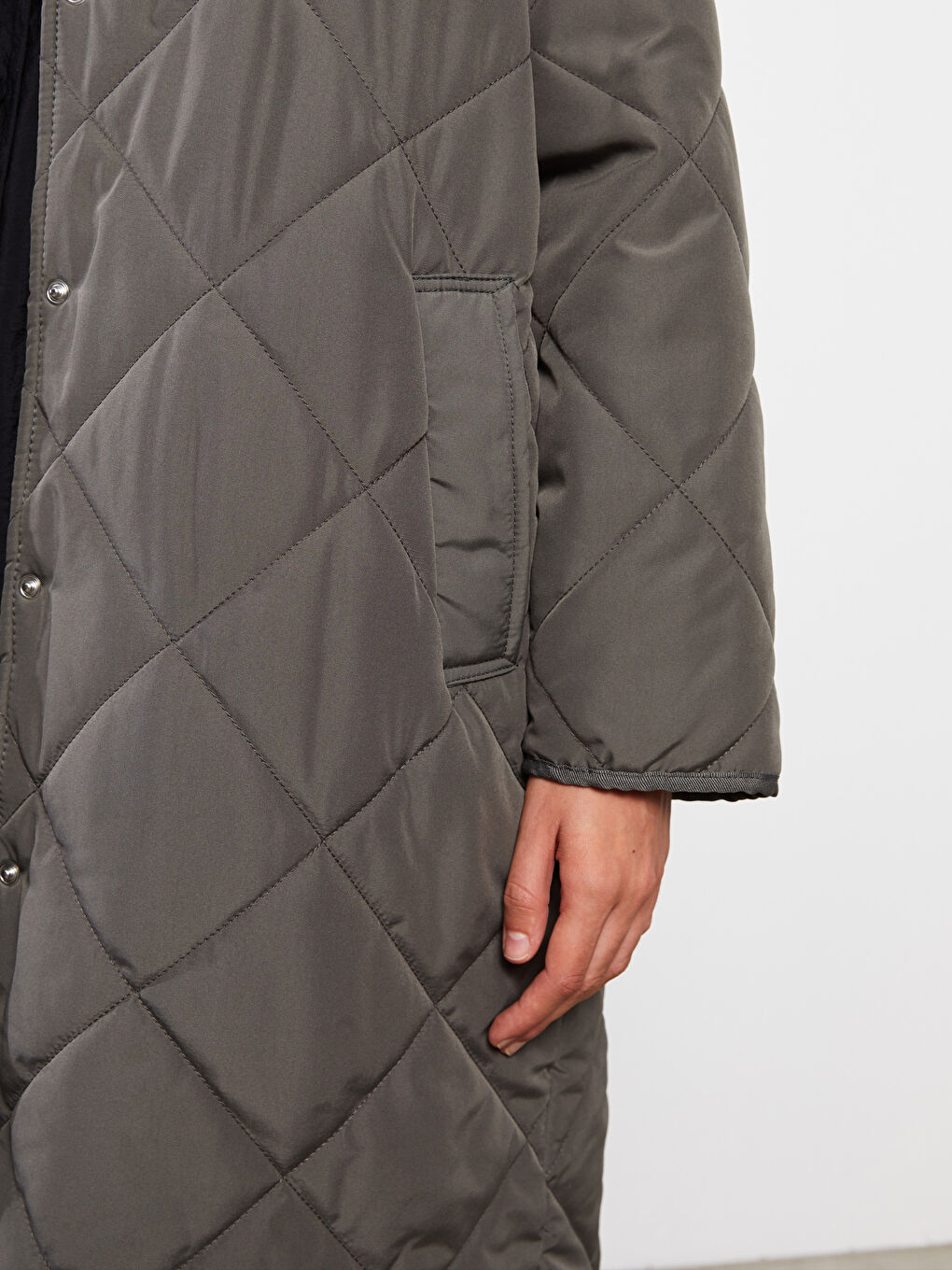 Haki Kapüşonlu Kapitone Kadın Şişme Mont-4