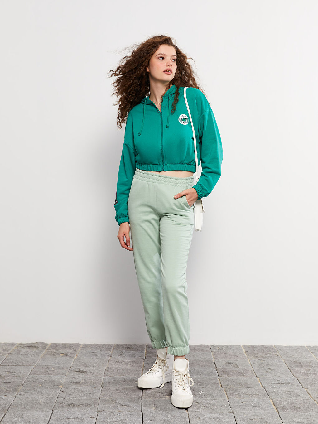 LCW Vision Women's Elasticated Waist Plain Jogger Sweatpants -W2AF13Z8-FKS