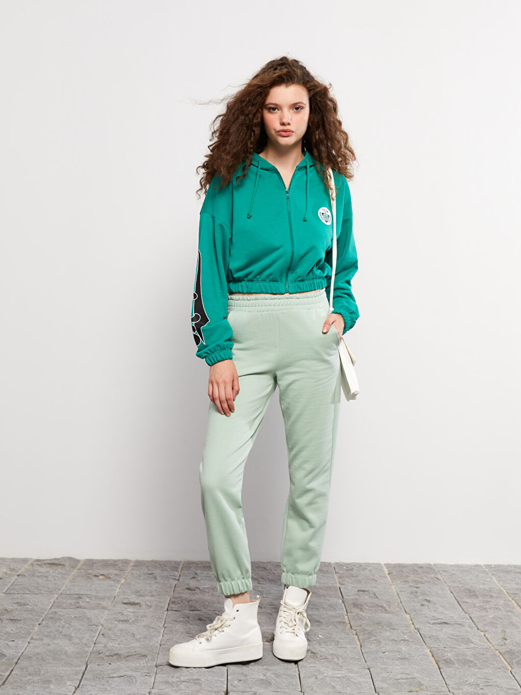 LCW Vision Women's Elasticated Waist Plain Jogger Sweatpants -W2AF13Z8-FKS