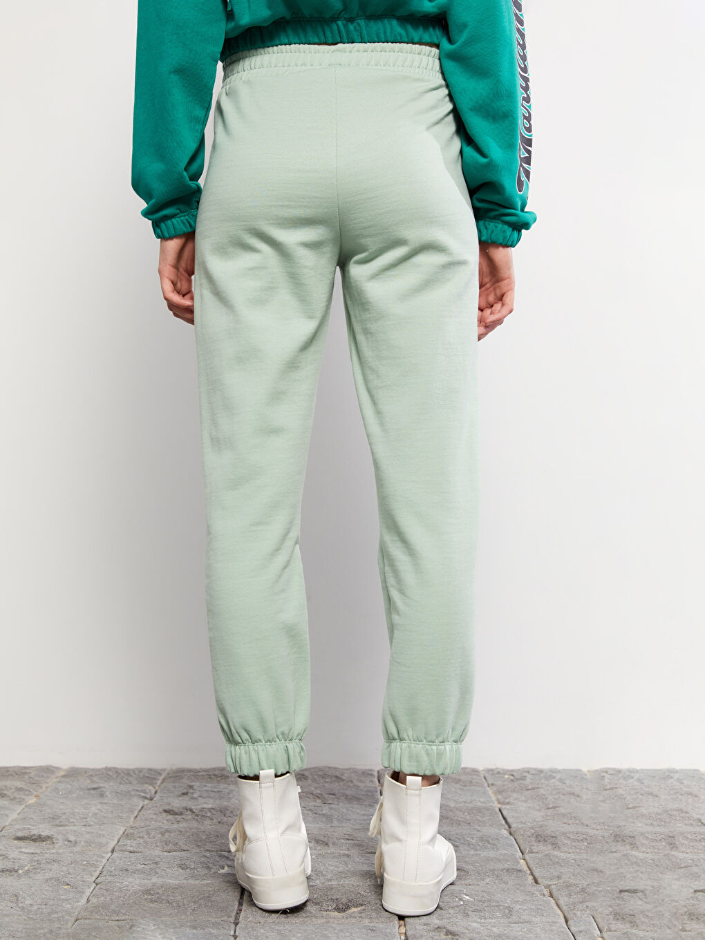 LCW Vision Women's Elasticated Waist Plain Jogger Sweatpants -W2AF13Z8-FKS
