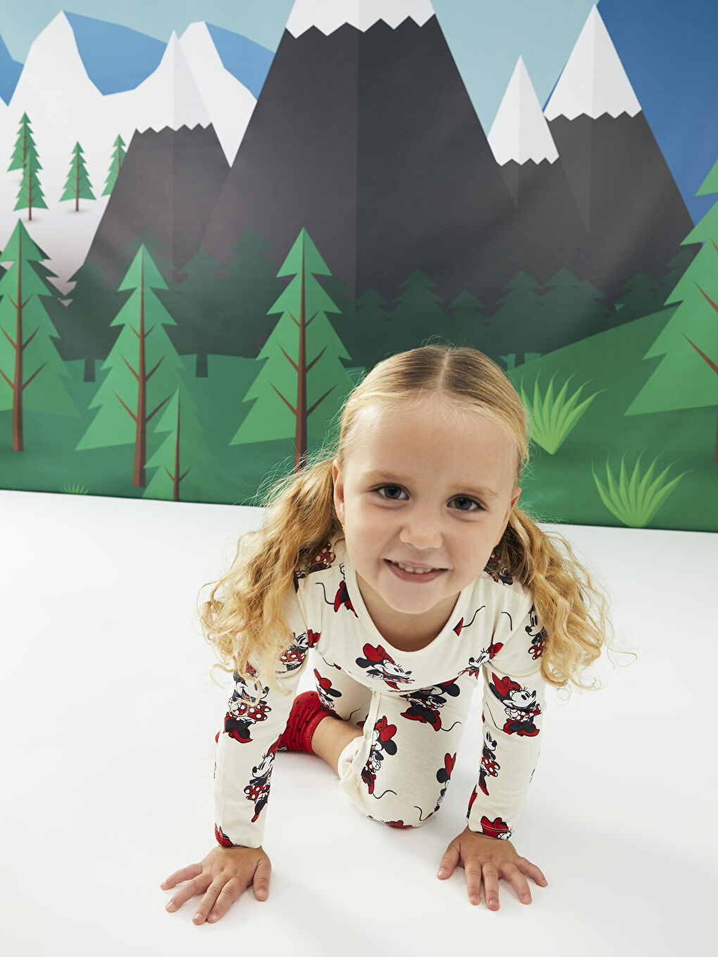 Crew Neck Long Sleeve Minnie Mouse Printed Baby Girls' Jumpsuit-3