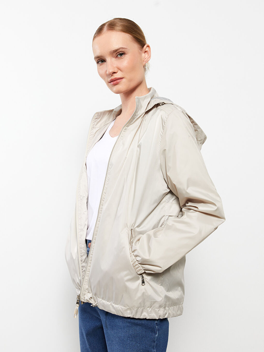 Bej Kadın Kapüşonlu Düz Yağmurluk