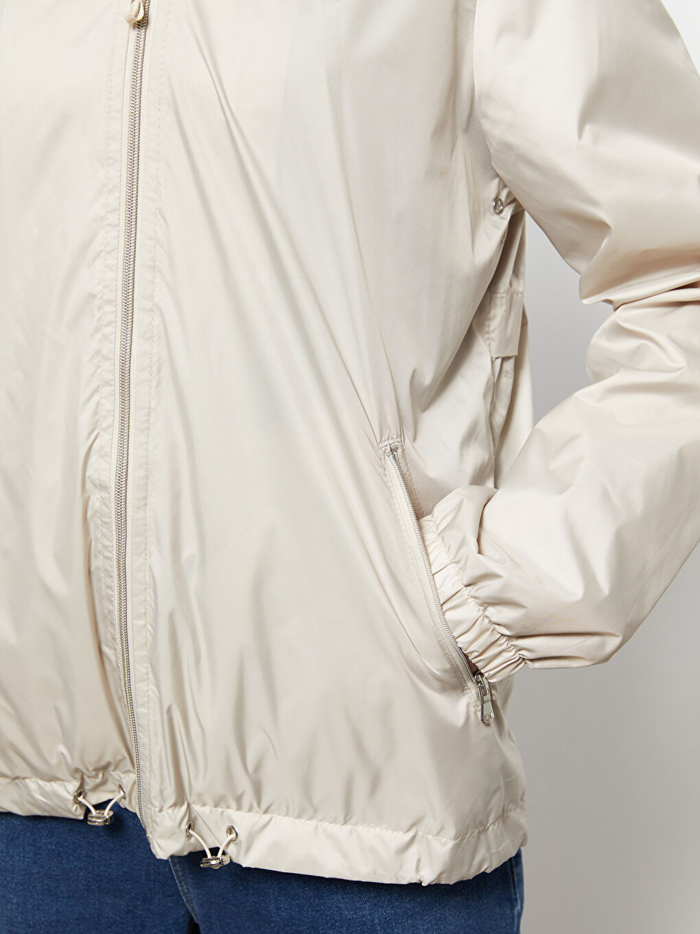 Bej Kadın Kapüşonlu Düz Yağmurluk-2