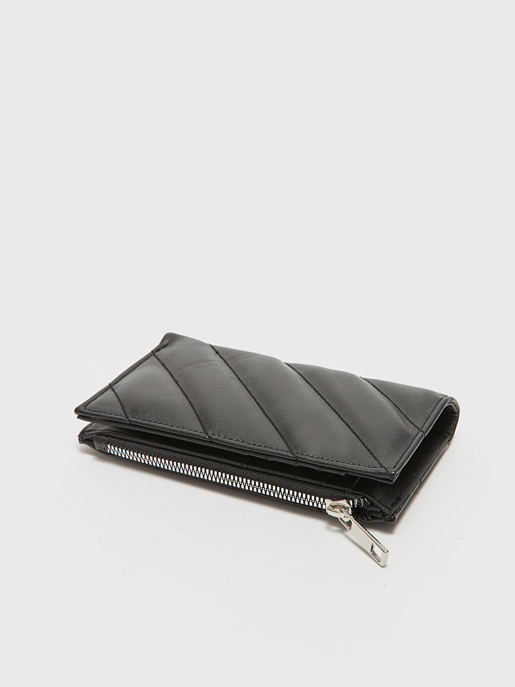 Siyah Deri Görünümlü Kapitoneli Kadın Cüzdan-2