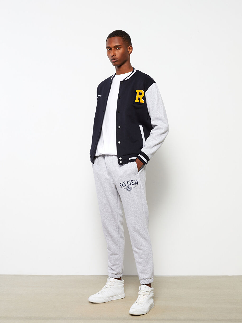 Standard Fit Printed Men's Jogger Sweatpants-1