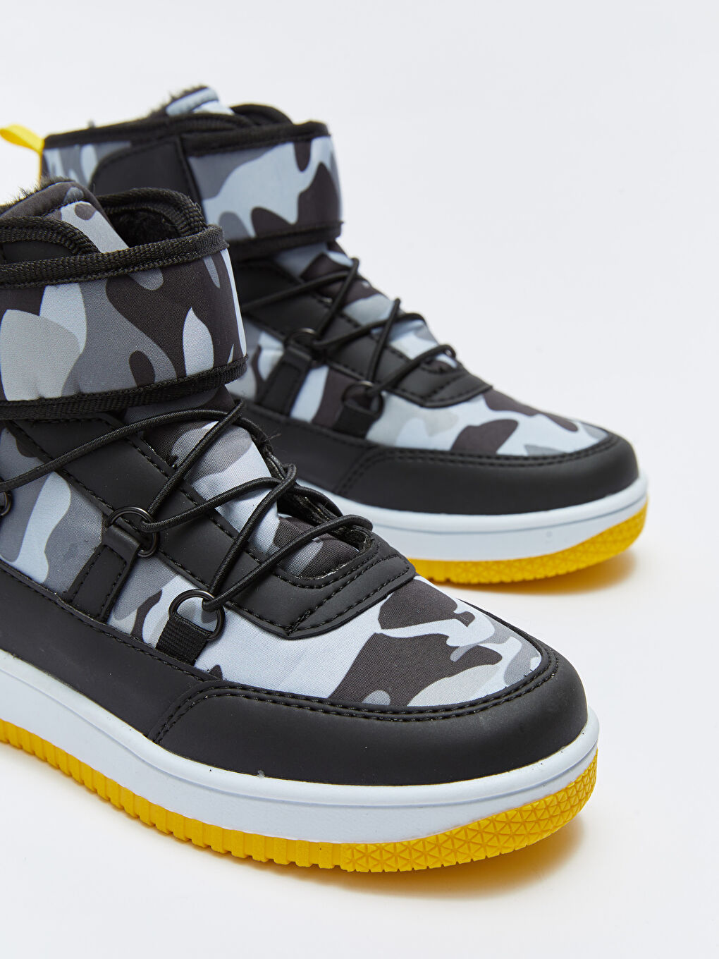 Siyah Baskılı Bağcıklı Erkek Çocuk Bot-2